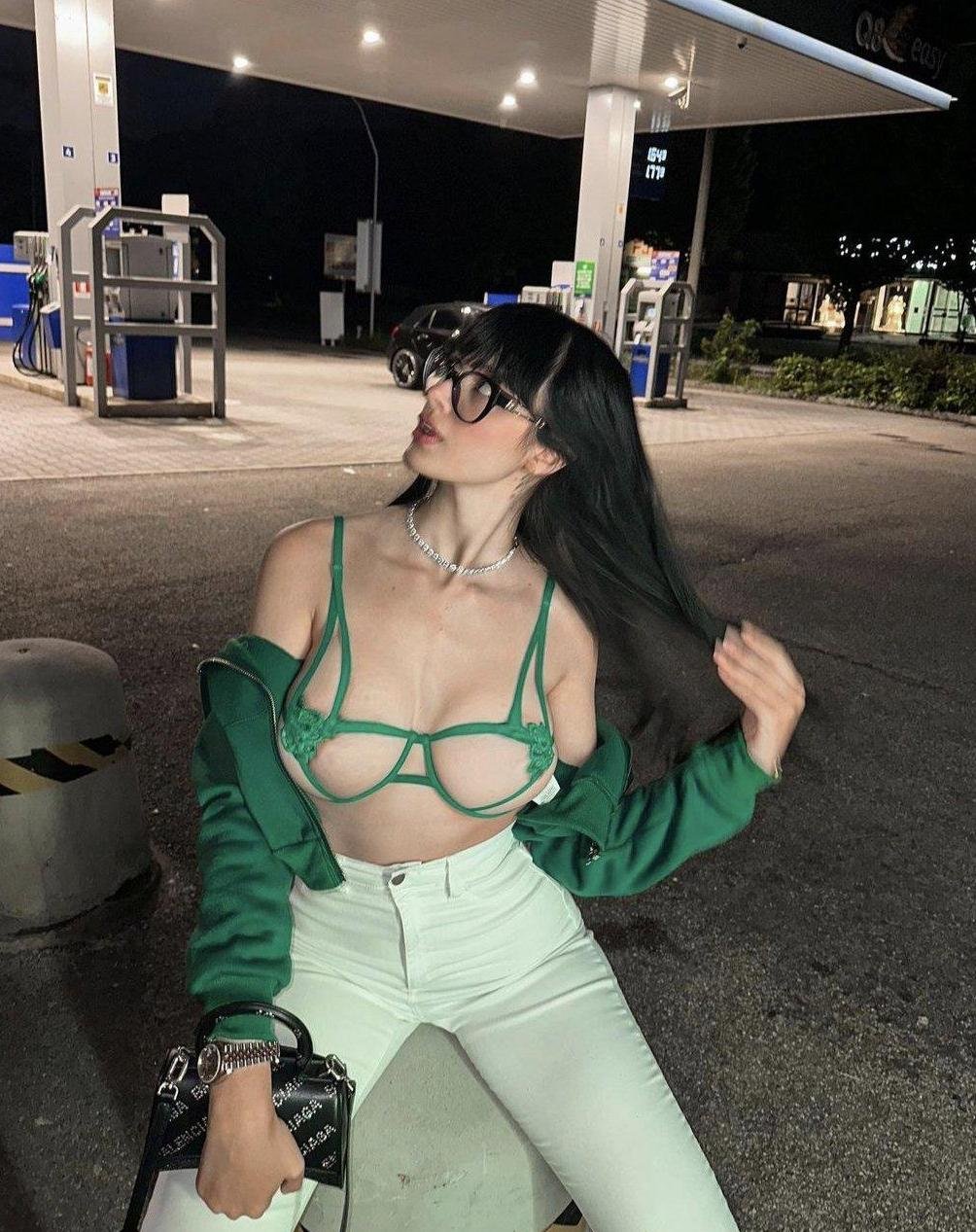 Italian model and #I0GTdPUz