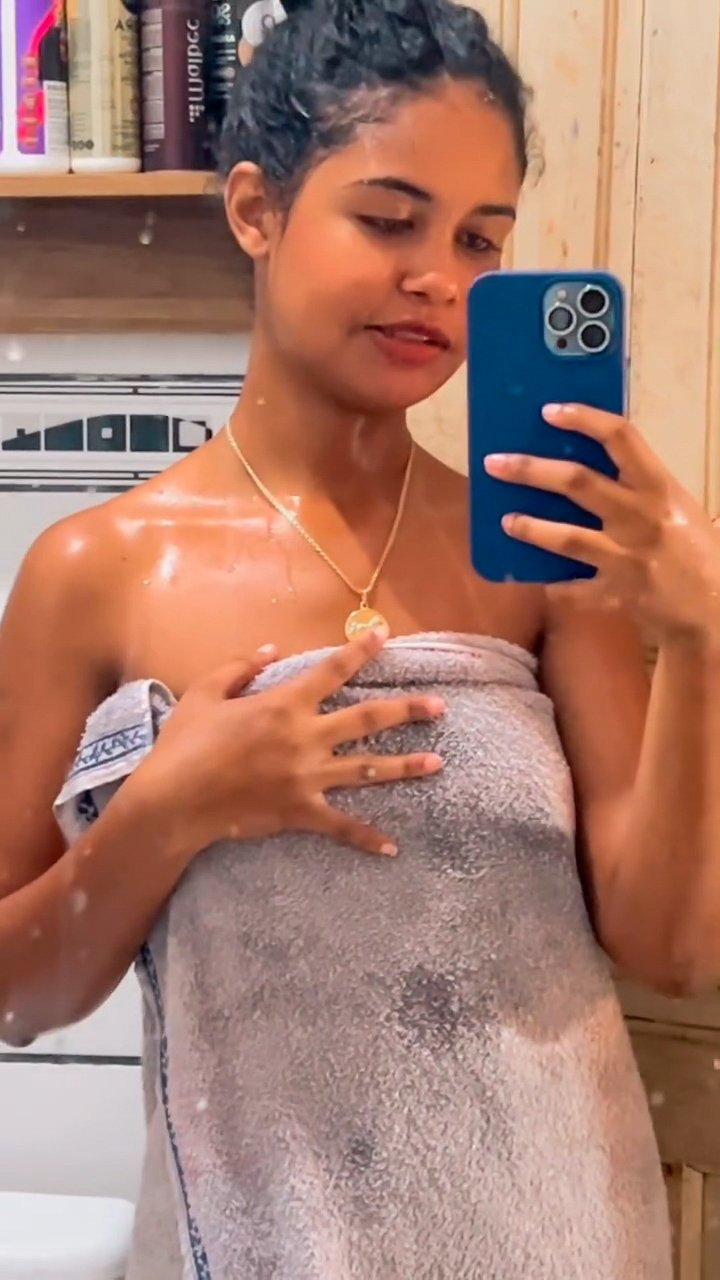 Novinha moreninha cacheada famosinha do Insta peladinha #ExSVMEo7