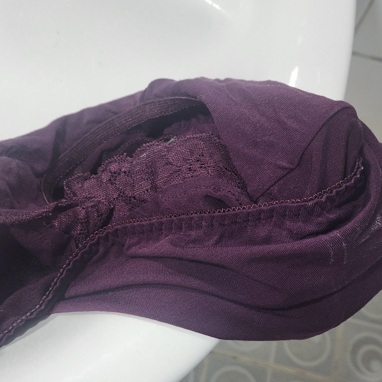I cummings on my mom used red panties again 💦💦 shit I came alot #BYKmLATA